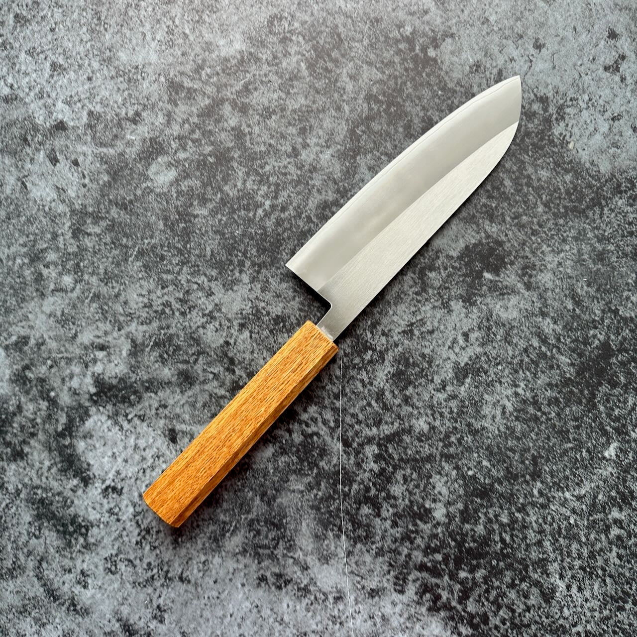 TF SLD Stainless Migaki Santoku 165mm Octagonal White Oak Handle - Kamimoto