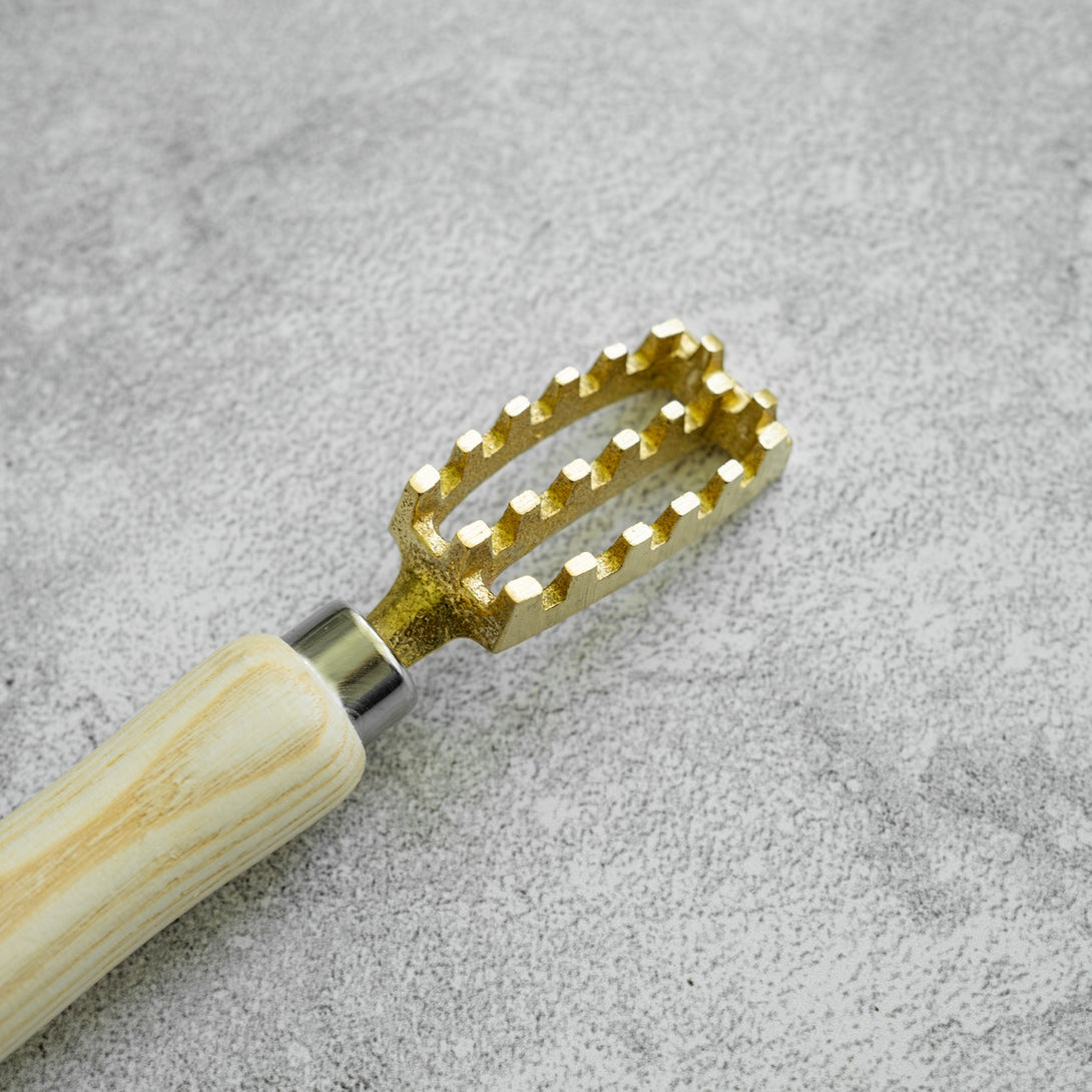 Brass Fish Scaler (Urokotori) - Kamimoto EU